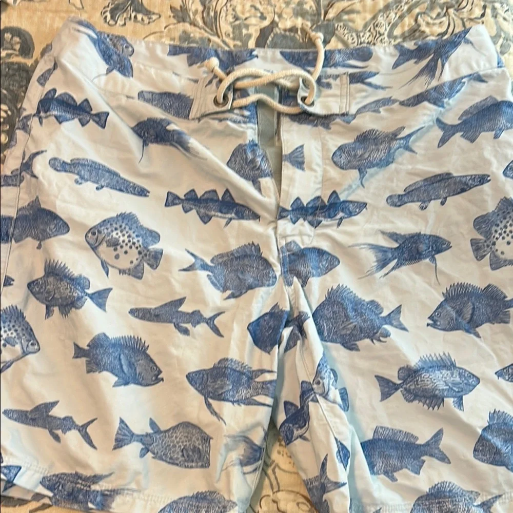 Country Road Blue and White Board Shorts with Nautical Fish Print, Size Large - Picture 1 of 6